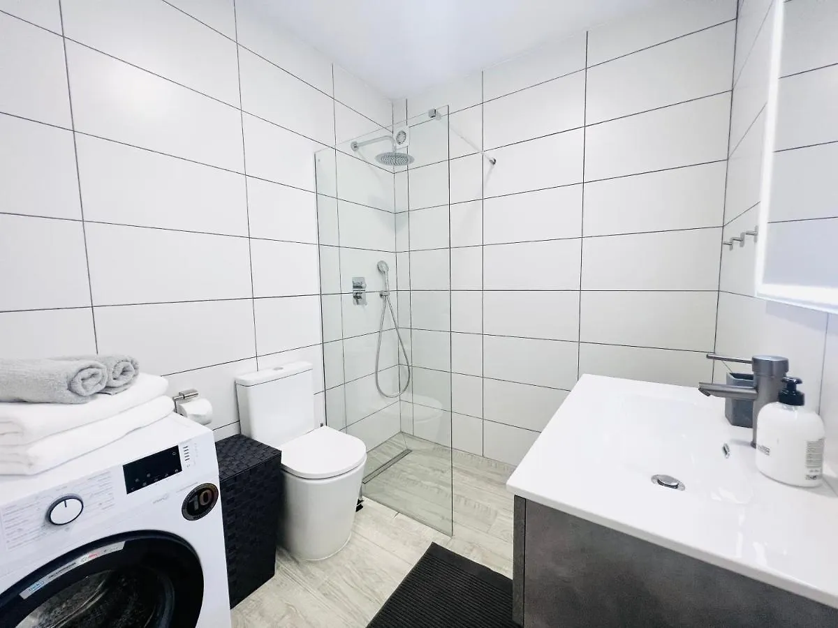 Paulmarie Apartment In Colina Blanca 阿德耶