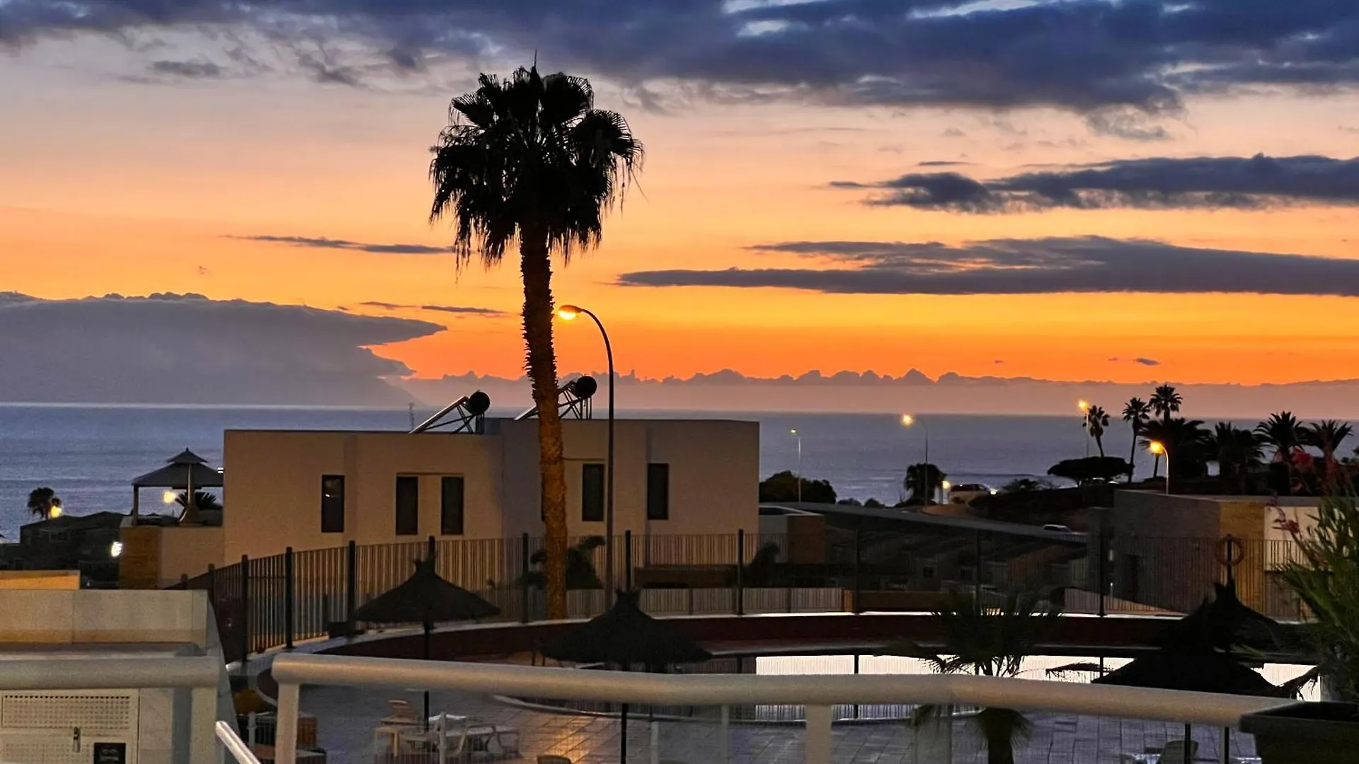 Paulmarie Apartment In Colina Blanca 阿德耶 0*,  西班牙